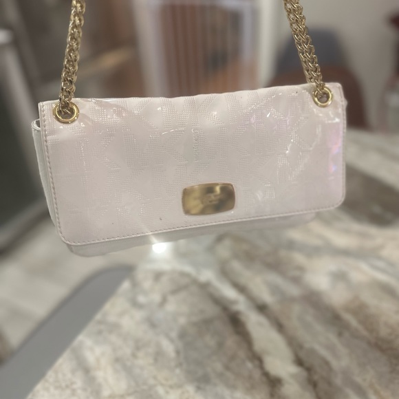 Michael Kors patent Jet Set multi-way shoulder bag perforated - Picture 3 of 7